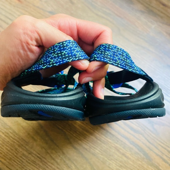 Chacos Women's Z/Volv size 6 COLOR : SCALED ROYAL - Picture 7 of 9